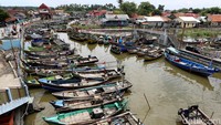 Penataan kawasan pantai oleh Pemkab Tangerang dilakukan secara lintas sektoral dan berkesinambungan. Dengan program unggulan Gerakan Membangun Masyarakat Pantai (Gerbang Mapan) yang dimulai sejak tahun 2015, penataan kawasan pantai Kabupaten Tangerang yang panjangnya sekitar 51,2 km telah kelihatan hasilnya, bahkan sudah banyak berbagai institusi, pemerintah daerah dan internasional mengadopsi program unggulan penataan kawasan pantai ini untuk diterapkan di wilayahnya masing.