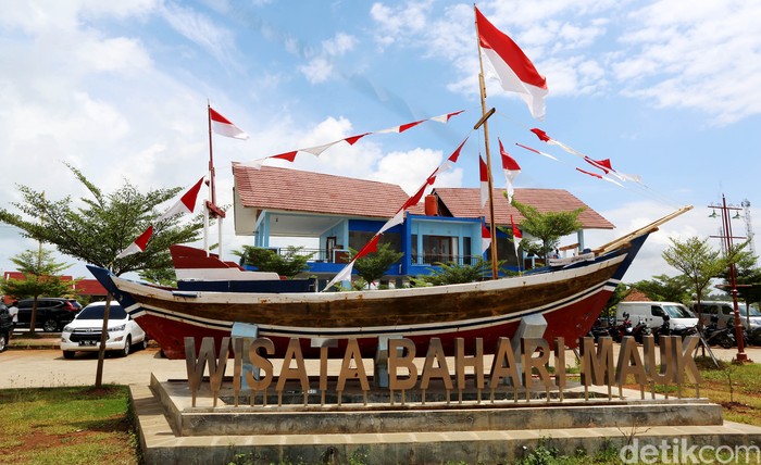 Hidden Gems! Ada Kawasan Wisata Pesisir di Mauk Tangerang Desa Ketapang, Kecamatan Mauk, Tangerang menjadi salah satu lokasi kawasan pesisir yang dulunya terkesan kumuh dan kini disulap total menjadi kawasan wisata pesisir yang jadi percontohan internasional.
Sebagai informasi, Tangerang juga menjadi lokasi acara internasional Partnership in Environmental Management for the Seas of East Asia (PEMSEA) Network of Local Government (PNLG) Meeting Summit 2022 yang akan diikuti berbagai negara.
