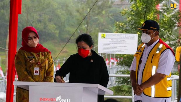 Jembatan Gantung Girpasang di Kelurahan Tegalmulyo, Kabupaten Klaten.