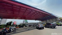Diharapkan keseluruhan seksi Jalan Tol Becakayu yang dibangun untuk mengurai kemacetan di Kalimalang dan Jalan Tol Jakarta-Cikampek ini dapat beroperasi pada pertengahan tahun 2022.