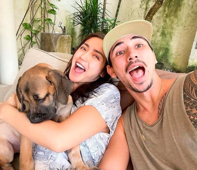 Di kehamilan keduanya itu, aura bahagia Jedar tampak begitu terpancar. Dia pun terlihat semakin mesra dengan Vincent Verhaag. Foto: dok. Instagram/@inijedar