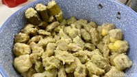 Dalam sehari, sekitar 500 buah siomay bisa terjual. Selain melayani pembelian langsung, Siomay Bintang 188 juga bisa dibeli via aplikasi makanan online.