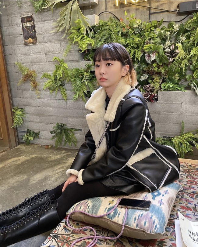 Kim Da Mi semakin banyak dikenal setelah membintangi drama Korea Itaewon Class pada 2020. Lawan main Park Seo Joon itu pun memenangkan penghargaan Best New Actress dari Baeksang Arts Awards. Foto: dok. Instagram @d_a___m_i