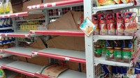 Toko ritel bisa menghabiskan 20-60 pcs minyak goreng kemasan 2 liter dalam sehari.