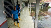 Banjir ini akibat hujan deras yang mengguyur Pekalongan pada Rabu (19/1) lalu.