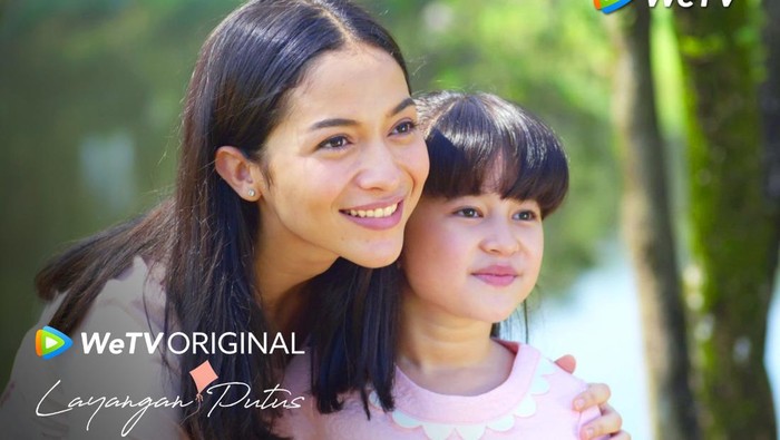 Cuplikan adegan di serial Layangan Putus.