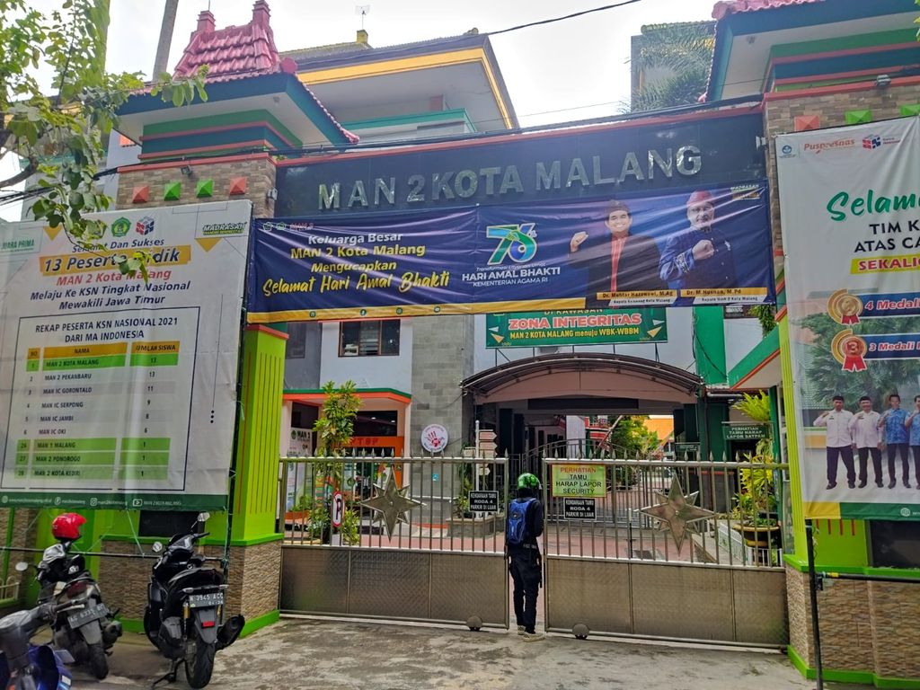 Madrasah Aliyah Negeri (MAN) 2 Kota Malang Madrasah Aliyah Negeri (MAN) 2 Kota Malang