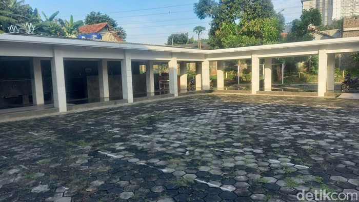 Masjid As Salam, Pondok Aren, Kota Tangerang Selatan.