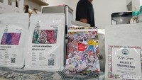 Ada beragam jenis biji kopi yang bisa dipilih konsumen.