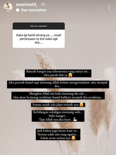 Nadzira Shafa, istri almarhum Ameer Azzikra