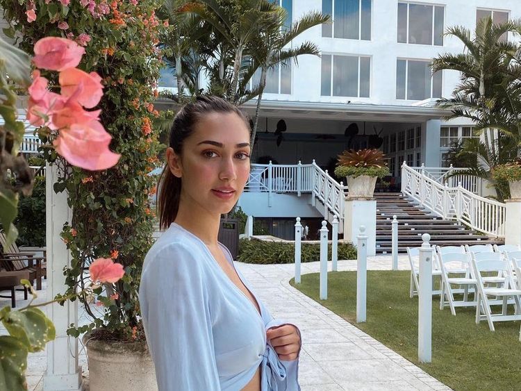 Foto: Pesona Nicole, Asmara Baru Chicharito Usai Masa-masa Kelabu