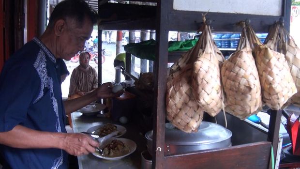 Orem-Orem Jumbo Pak Mahmudi Kuliner Khas Malang
