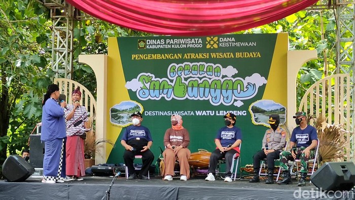 Peluncuran program Sambanggo di objek wisata Watu Lempeng, Kulon Progo, Jumat (21/1/2022)