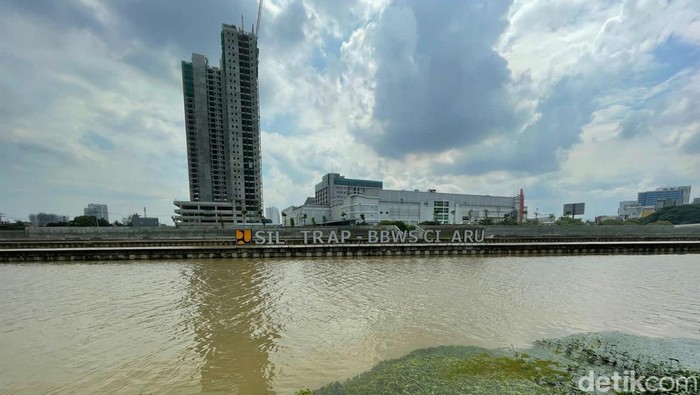 Proyek Kebanggaan Bekasi Itu Bernama Wisata Air Kalimalang Revitalisasi Kalimalang kian terwujud dalam waktu dekat. Kini, apa yang disebut 'Sungai Cheonggyecheon Bekasi' bakal menjadi kebanggaan.