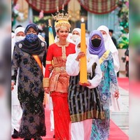 Putri Fadzilah memang tidak membuka akun Instagram-nya untuk publik. Namun foto-foto pernikahannya sejak hari pertama sudah banyak diunggah di media sosial oleh pihak kerajaan juga adiknya, Pangeran Mateen.Foto: Instagram @infodept.bn