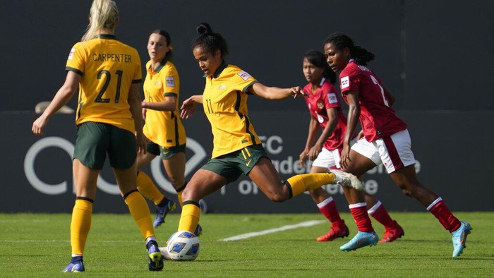 Australias Mary Fowler kicks the ball during the AFC Womens Asian Cup 2022 match between Australia and Indonesia in Mumbai, India, Friday, Jan. 21, 2022. (AP Photo/Rajanish Kakade)