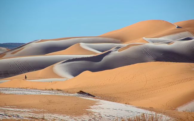 Salju di Gurun Sahara