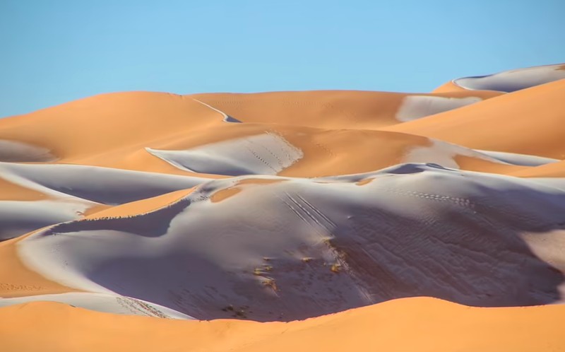 Salju di Gurun Sahara