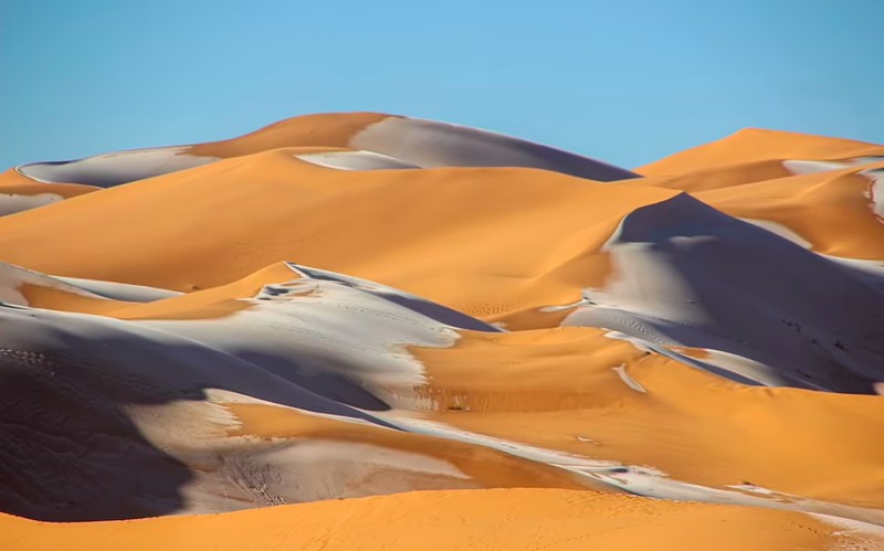 Salju di Gurun Sahara