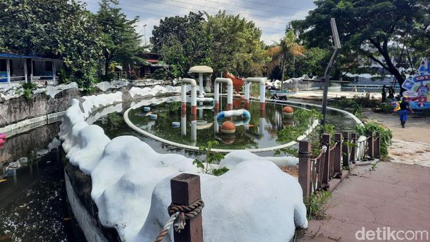 Snowbay Waterpark TMII