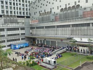 Kebakaran di AEON Mall Sentul City Padam tapi Masih Dipenuhi Asap
