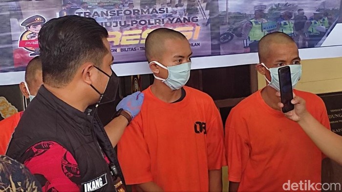 Tampang dua perampok perkosan nenek di Banyuasin Sumsel