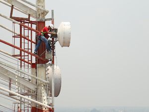Lelang Frekuensi 700 MHz dan 2,6 GHz Dibuka, Ini Kata Telkomsel-Indosat-XLSmart