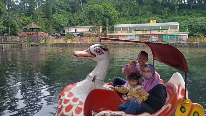 Wisata Ubalan Water Park Pacet Mojokerto