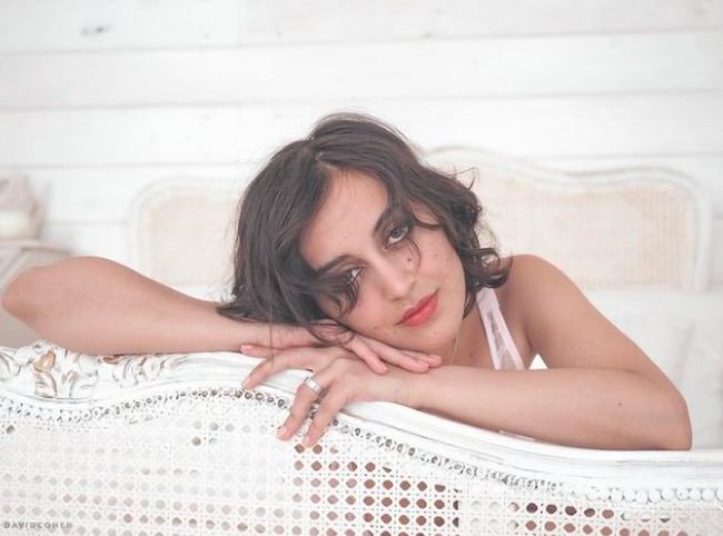 Yasmeena mengaku bahwa orang-orang Taliban pasti mengetahui tentang dirinya. Meski mungkin dia tidak diakui oleh negaranya, namun wanita yang kini tinggal di Inggris itu mengatakan bahwa dia tetap memiliki darah Afganistan. Foto: dok. Instagram/@yasmeena.eu