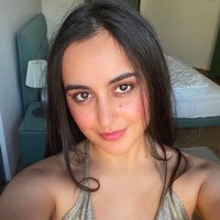 Dalam pengakuan kontroversi lainnya adalah Yasmeena mengaku bahwa kini sudah tidak lagi menjadi muslim. Foto: dok. Instagram/@yasmeena.eu