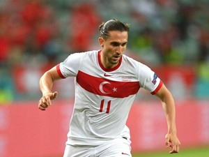 Blunder Banyak Natasha Saat Klub Rusia Perkenalkan Pemain Baru