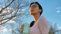 Walau telah sukses berkarir menjadi seorang aktris, Amanda tak melupakan pendidikannya. Saat ini ia kuliah di salah satu Universitas yang ada di Australia. Foto: Instagram @amandarawles