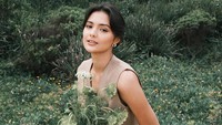 Amanda Rawles, aktris cantik Indonesia yang kini telah berusia 21 tahun. Aktif berperan dalam sejumlah film layar lebar yang selalu menjadi hits. Foto: Instagram @amandarawles