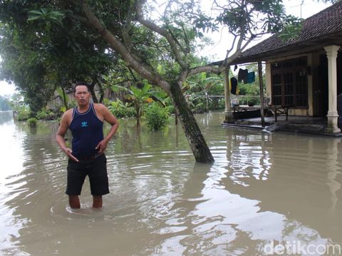 Selain Desa Kademangan, Kecamatan Mojoagung, banjir juga melanda 5 desa lainnya di Kabupaten Jombang dalam dua hari terakhir. Banjir mengepung permukiman penduduk dan merendam 188 hektare lahan pertanian milik warga.