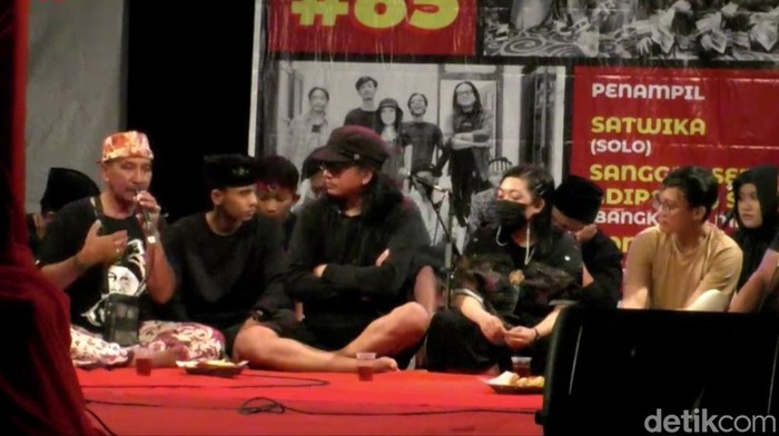 Diskusi di Bukan Musik Biasa yang digelar secara langsung atau tatap muka, Jumat (21/1/2022)