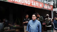 Sekedar diketahui, warung sate ini sempat didatangi Jokowi saat melakukan kunjungan pada April 2018 lalu.