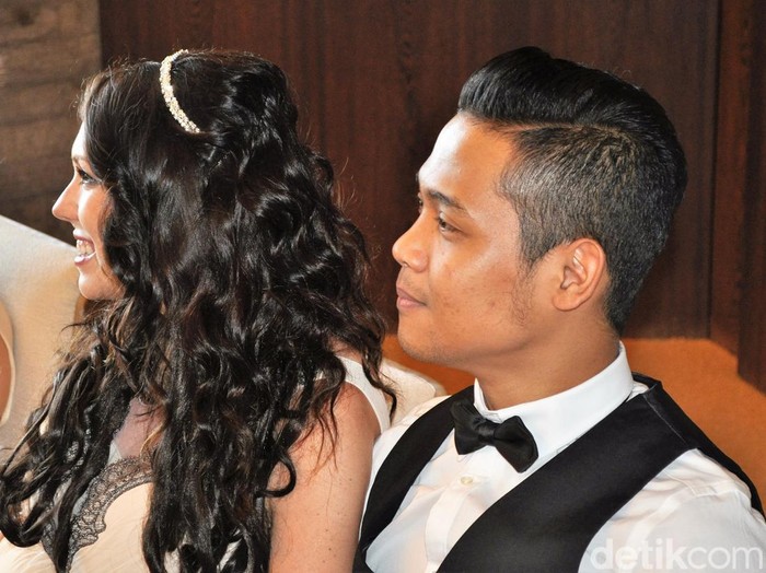 Foto pernikahan Dayat dan Kristina. Foto: Dok. pribadi Hidayat Sinar Rahmat. Foto pernikahan Dayat dan Kristina. Foto: Dok. pribadi Hidayat Sinar Rahmat.