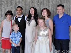 8 Foto Bahagia Pria Sulawesi yang Viral Nikahi Majikannya Bule Asal Jerman