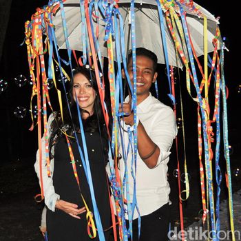 Foto Hidayat Sinar Rahmat dan Kristina Wlasow.