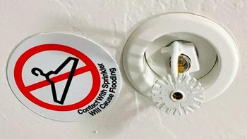 Mungkin instruksi ini bisa dilihat jelas dari bawah ya. Foto: Brightside