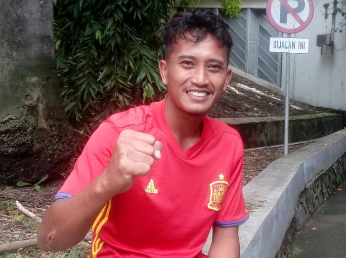 Gresik United (GU) mengontrak lima pemain baru untuk memperkuat tim. Mereka akan mengisi posisi bek sayap, gelandang tengah, dan penyerang atau striker.