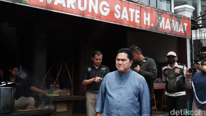 Ke Sukabumi, Erick Thohir Cicip Nikmatnya Sate H. Mamat yang Legendaris