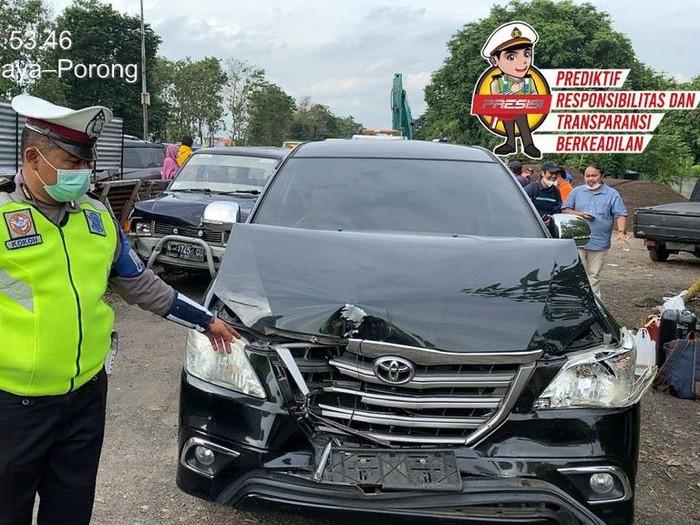 Kecelakaan beruntun terjadi di Tol Sidoarjo arah Porong KM 758. Kecelakaan melibatkan empat kendaraan dan sempat menyebabkan kemacetan.