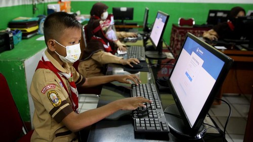 Ekstrakurikuler anak sekolah