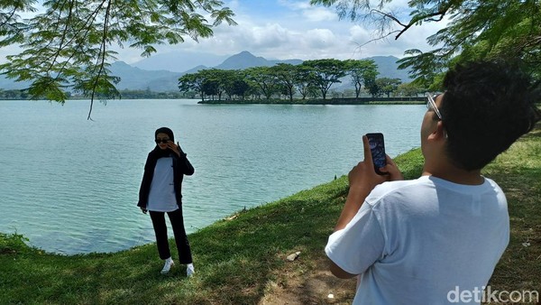 Saat ini lokasi tersebut banyak dimanfaatkan warga sekitar untuk spot foto, olahraga, dan memancing, karena lingkungannya memiliki udara yang sejuk.