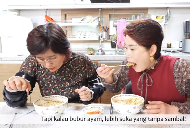 Orang Korea Coba Bubur Ayam Indonesia Sampai Ketagihan