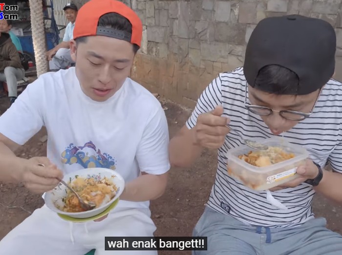 Orang Korea Coba Bubur Ayam Indonesia Orang Korea Coba Bubur Ayam Indonesia Sampai Ketagihan