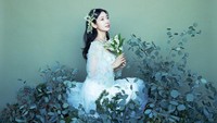 Agensi pun merilis foto-foto Park Shin Hye dan Choi Tae Joon mengenakan busana pernikahan. Foto: (dok. ist)
