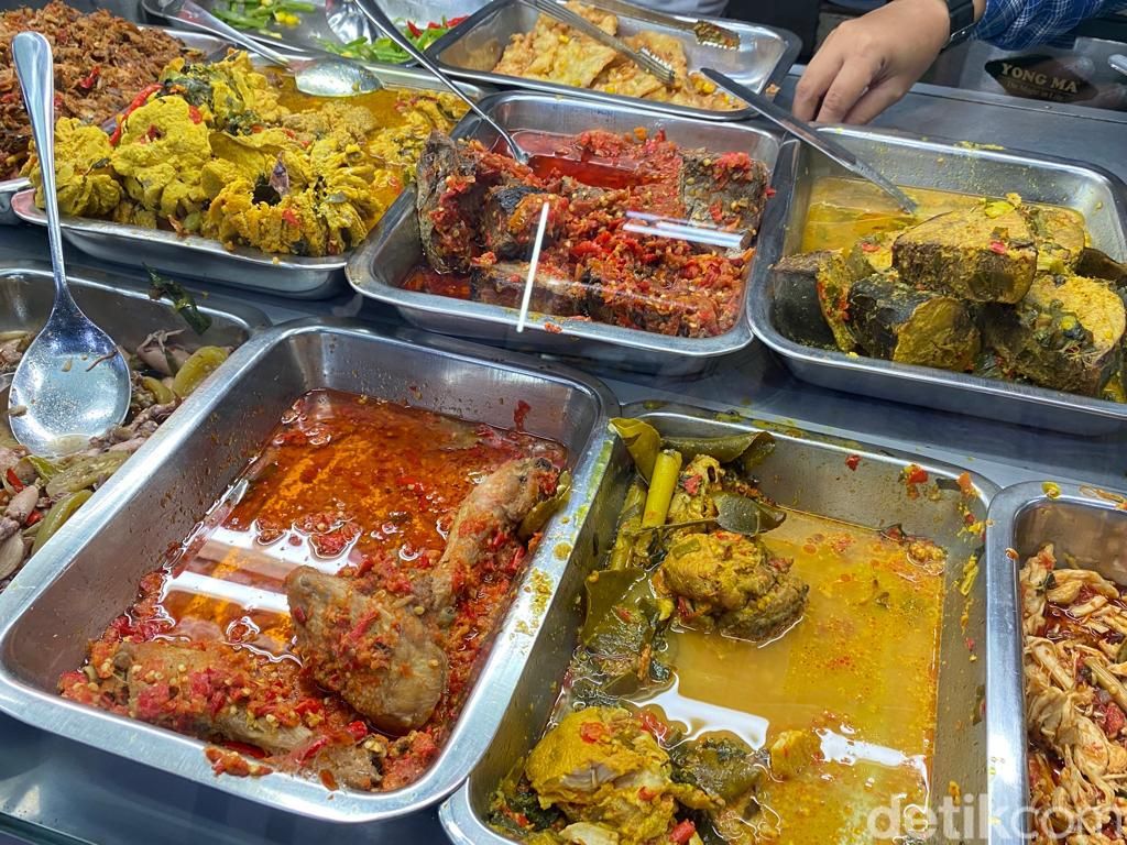 Payangka Ambas 77, kios makanan Manado halal di ITC Kuningan