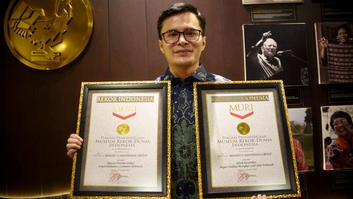 Rekor MURI untuk Penjualan e-Commerce Terbanyak Salah satu produk kecantikan dan klinik dengan fasilitas perangkat laser terbanyak ini menyabet rekor MURI di awal tahun 2022. Begini potretnya.